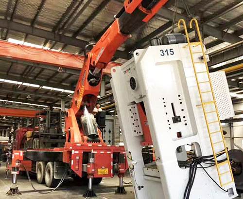 黄山附近随车吊出租，轻松解决运输难题